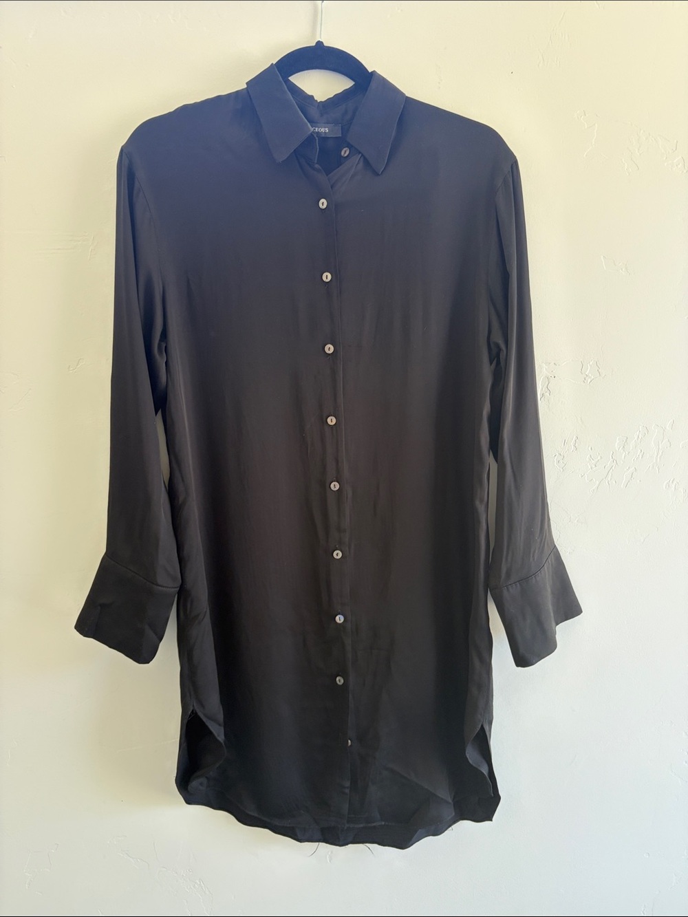 Olivaceous Black Long-Sleeve Button-Down Shirt